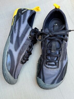 Bare Trek Trail Barefoot Minimalist Running Shoes Women’s size 8.5 or 40